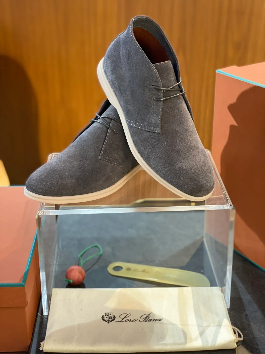 💰780 Loro Piana men's boots for autumn and winter ♞size; 39~46 The flexibility of first-layer cowhide returns to nature and feels the freedom and elegance in the city. A return to the original equestrian elegance aesthetics, Loro Piana is once again inspired by equestrianism this season, perfectly integrating freedom, elegance and functionality.